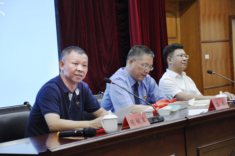 检察长出任"法治副校长" ——乐清中学举行法治副校长聘任仪式暨法治